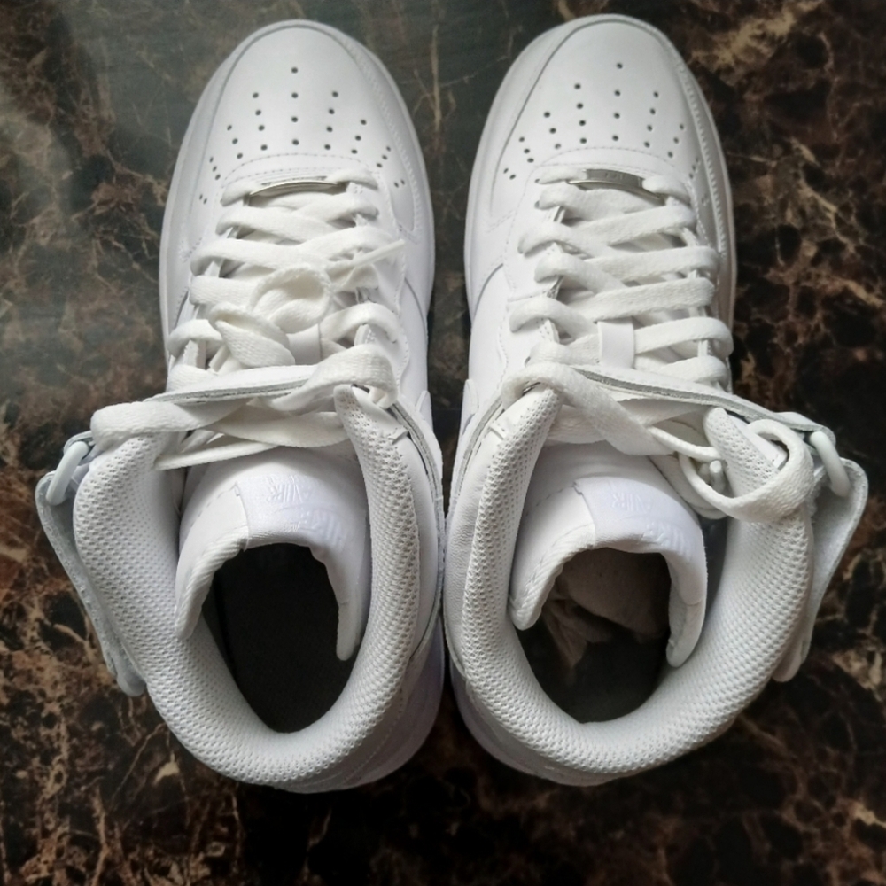 Nike Air Force 1 '07 Mid Streetwear/Lifestyle Shoes Size 7 Youth/8.5 Women - Picture 6 of 11